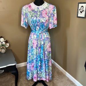 Vintage Floral Day Dress with Lace Collar; sz. 18 Cottagecore, Granny, Church